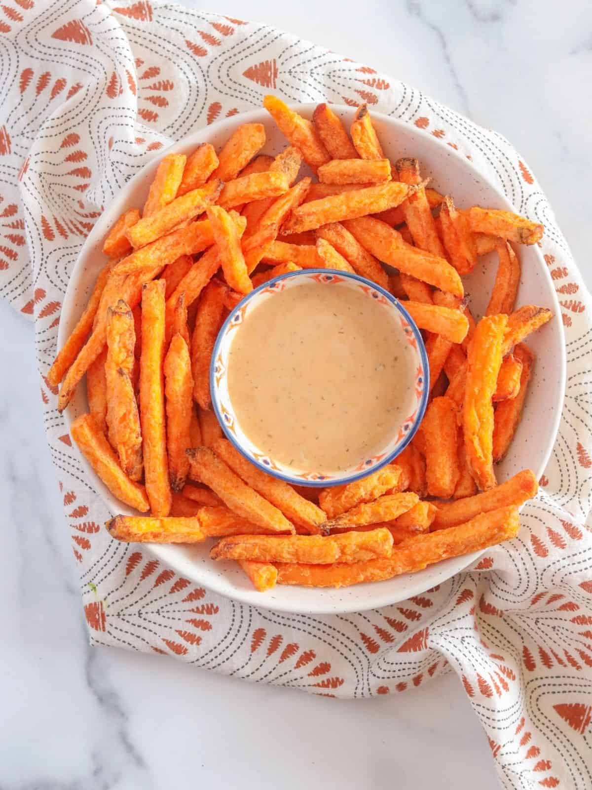 vegetables with BBQ Ranch dipping sauce on napkin